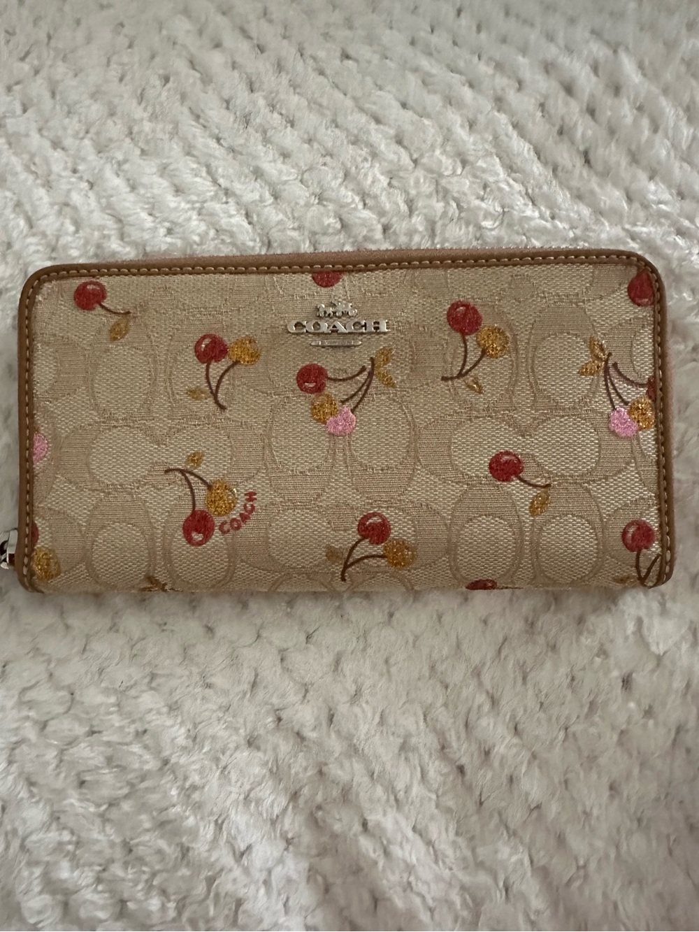 COACH CHERRY 🍒 PRINT ZIP AROUND LARGE WALLET